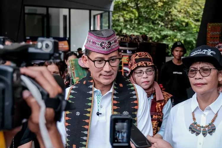 Menparekraf Sandiaga Uno Total Belanja Capai Rp Miliar Selama Ktt Asean Di Labuan Bajo