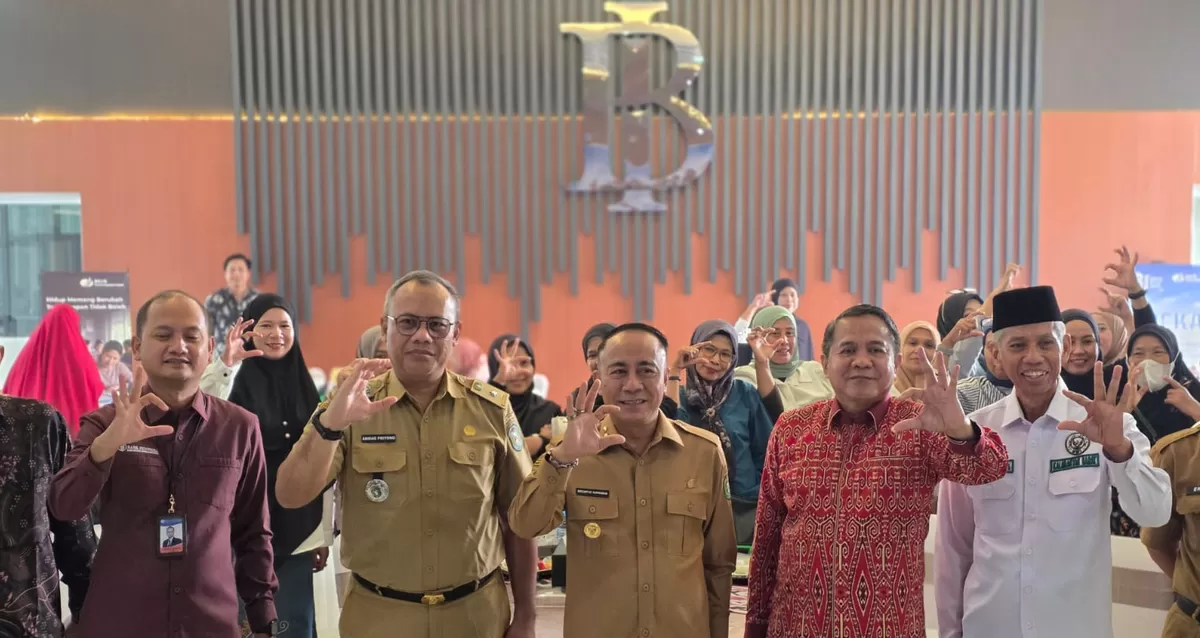 Wakil Gubernur Kalimantan Barat, Krisantus Kurniawan meresmikan pembukaan kegiatan Kick Start Nasional Pemberdayaan Ekonomi dan Kemandirian Penerima Manfaat (PEKA) BPJS Ketenagakerjaan di Aula Eks Gedung Bank Indonesia, Pontianak, pada Selasa (18/8/2026). (Dok. Adpim Pemprov Kalbar)