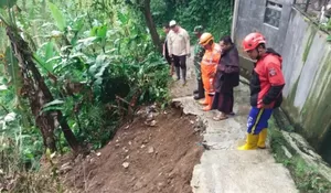 Hujan Deras dan Angin Kencang Terjang Sukabumi, Longsor dan Rumah Rusak di Tiga Desa