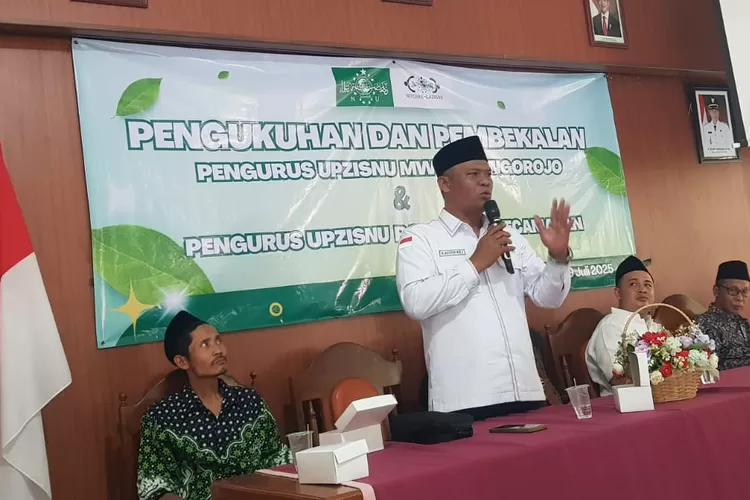 Ketua LazisNU Kendal memberikan pembekalan kepada pengurus UpzisNU kecamatan Singorojo yang baru dikukuhkan.  (edi prayitno/kontributor Kendal )