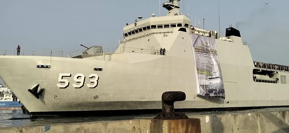 KRI Banda Aceh-593 Antar Pemudik Tanpa Biaya, Tiba di Tanjung Emas Semarang