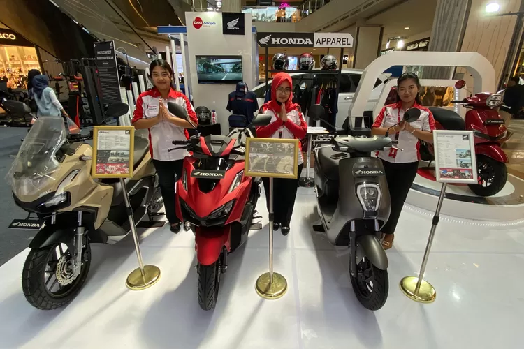 Sejumlah line up motor Honda dihadirkan di Honda Ramadhan Exhibition 2024 yang berlangsung di Kota Cirebon.