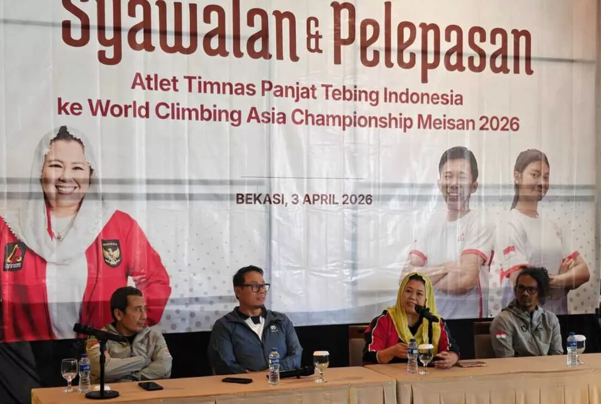 Ketua Umum Federasi Panjat Tebing Indonesia (FPTI) Yenny Wahid menjelaskan mengenai adanya penawaran dari negara lain untuk menaturalisasi atlet panjat Indonesia, di Bekasi, Jumat lalu, 3 April 2026. (ISTIMEWA)
