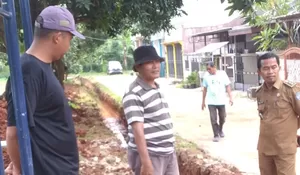 Salurannya Ditutup Warga Reni Baru, Komplek Pamulang Elok Pondok Petir Inisiatif Perluas Saluran Demi Kemaslahatan Penduduk