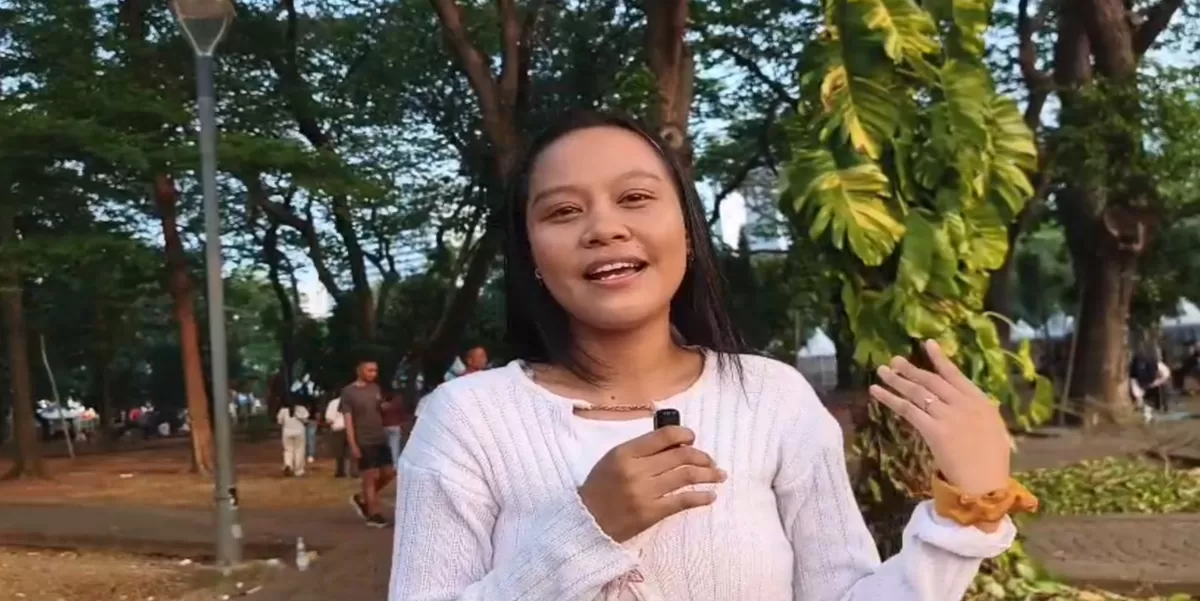 Seorang pengunjung Monas asal Jakarta, Tiara (22), mengungkapkan bahwa peringatan kemerdekaan tahun ini menjadi ruang refleksi untuk mendoakan warga NTT yang tengah menghadapi masa sulit akibat gempa. (Dok. Bakom RI)