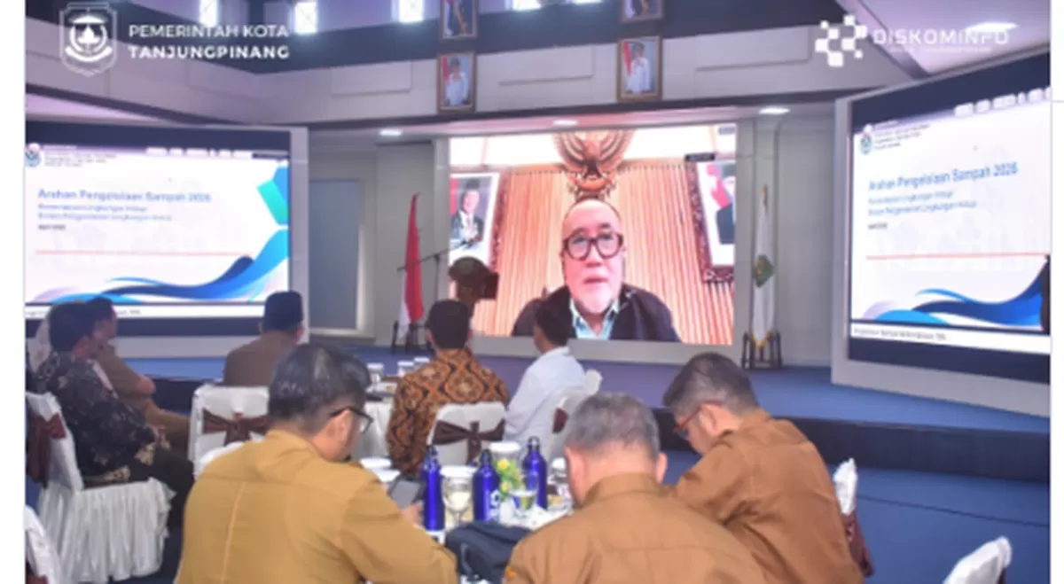 Menteri Lingkungan Hidup memberikan arahan melalui rakor virtual terkait Pengelolaan Sampah Nasional Tahun 2026.(foto:ig pemkotanjungpinang)