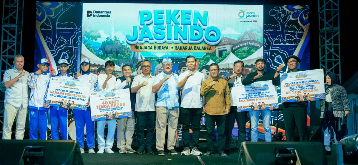 Pemberdayaan Ekonomi Kerakyatan untuk Indonesia (PEKEN) Jasindo ke Provinsi Banten dengan melibatkan sekitar 3.000 warga dalam kegiatan yang dipusatkan di Alun-alun Pandeglang