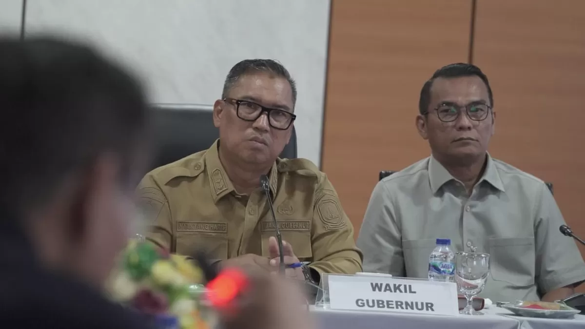 Wagub Kepri, Nyanyang Haris Pratamura, saat memimpin rakor lintas sektoral bidang pariwisata Kepri di Kantor Graha Kepri Batam Centre. (Foto:Diskominfo Kepri)