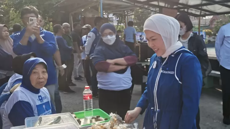 Anggota Komisi VI DPR RI Dapil Kota Depok &ndash; Kota Bekasi, Intan Fauzi