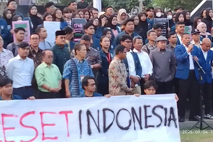 Seruan damai dilontarkan para mahasiswa dan akademisi Undip Semarang kepada pemerintah, Kamis  (4/9) (Elizabeth Widowati )