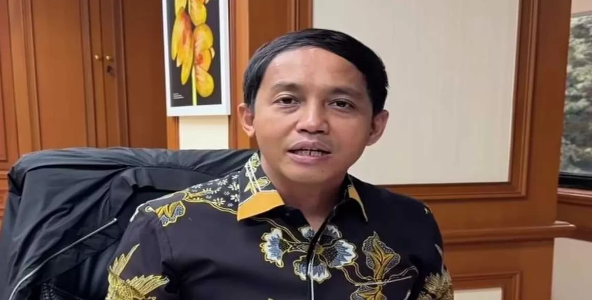 Menhut Raja Juli Antoni terseret dalam kasus Bupati Kuansing Suhardiman Amby, akui sempat &lsquo;ditinggali&rsquo; amplop. (Instagram/rajaantoni)