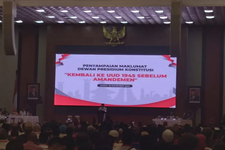 Dewan Presidium Konstitusi Sampaikan Maklumat Kembali Ke UUD 1945 ...