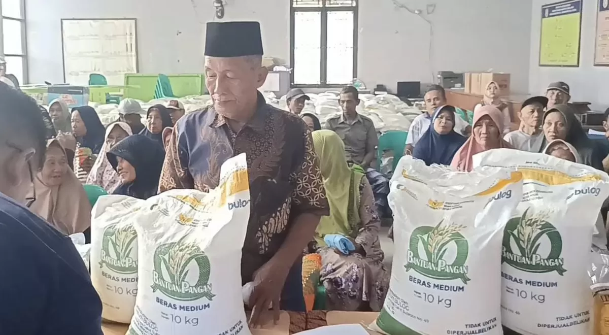 Pasca Lebaran, BULOG Semarang Tancap Gas Salurkan Bantuan Pangan ke Enam Daerah Sekaligus