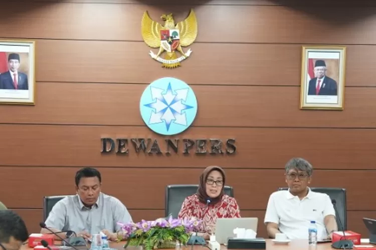 Ketua Dewan Pers Ninik Rahayu dalam konferensi pers di Gedung Dewan Pers, Jakarta Pusat, Selasa (14/5/2024).