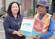 Semangat Berbagi, YBM BRI Ungaran Salurkan Bantuan Sembako untuk Tukang Parkir hingga Supeltas