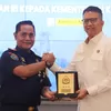 BPA Kejaksaan Serah Terimakan 4 Kapal Sitaan kepada KKP