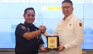 BPA Kejaksaan Serah Terimakan 4 Kapal Sitaan kepada KKP