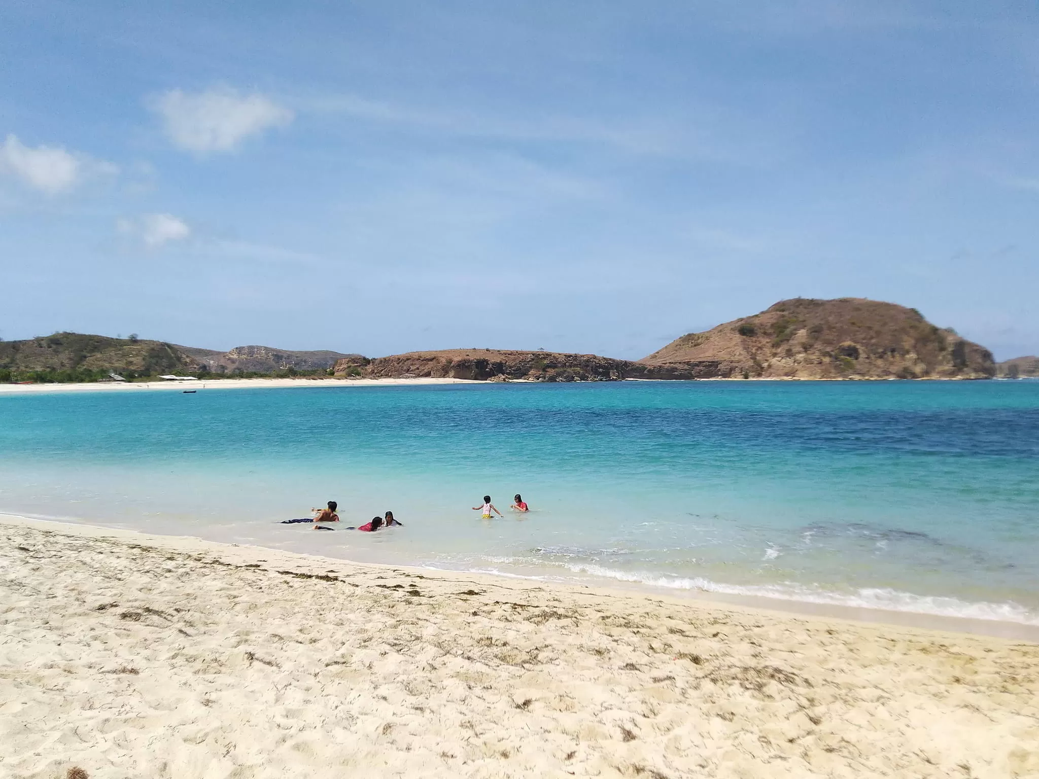 Menikmati Panorama Pantai Tanjung Aan dari Bukit Merese, Pilihan Wisata Favorit di Lombok (ilustrasi)