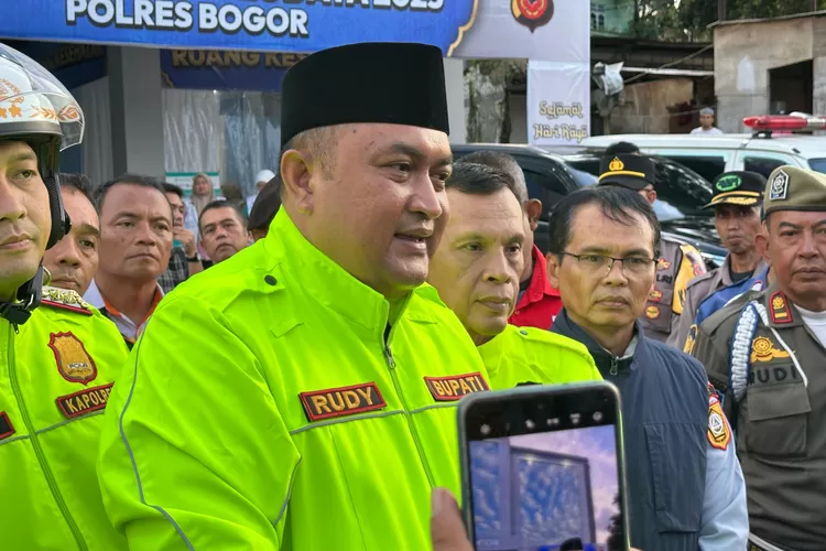 Libur Lebaran Puncak Bogor Siap Smabut Wisatawan, Bupati Rudy Susmanto Pastikan Keamanan dan Kenyamanan Berwisata (bogorkab.go.id)