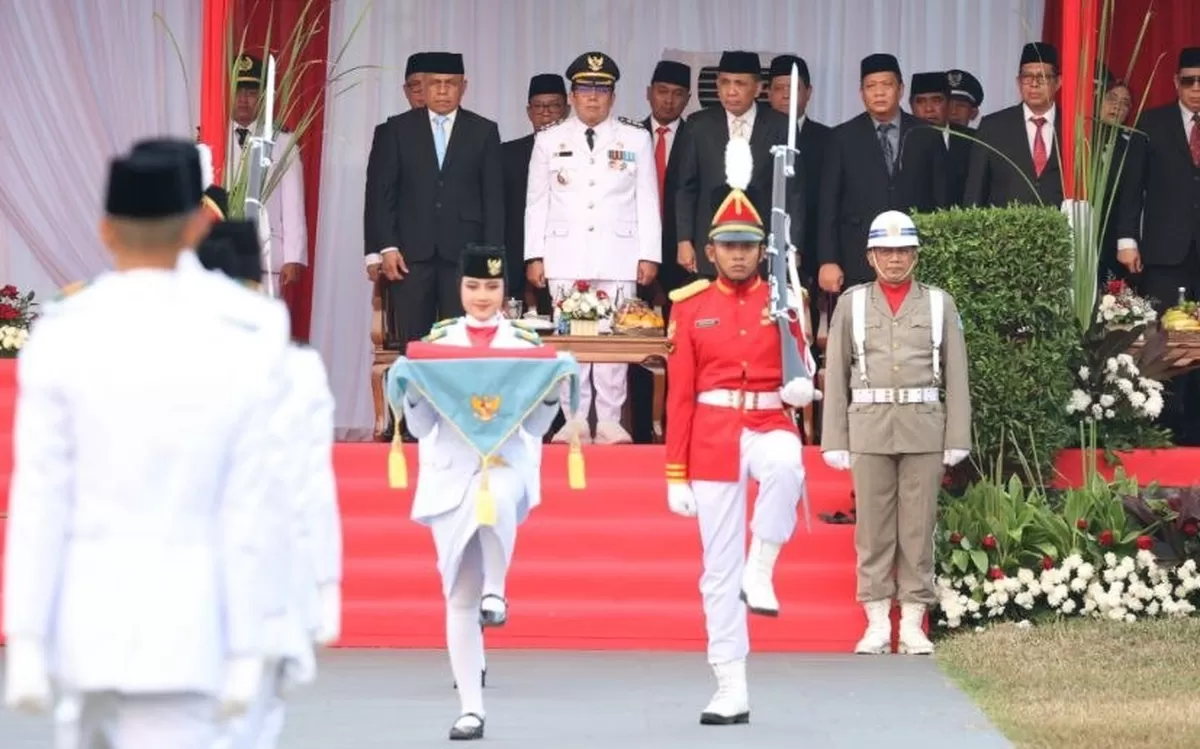 Wakil Wali Kota Tangsel Pilar Saga Ichsan menegaskan generasi muda menjadi kunci keberlanjutan pembangunan daerah saat Upacara Penurunan Bendera HUT ke-81 RI