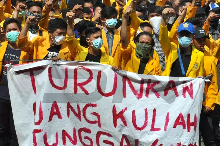 UKT Naik Tajam Di Beberapa PTN, Puluhan Mahasiswa Terpaksa Mengambil ...