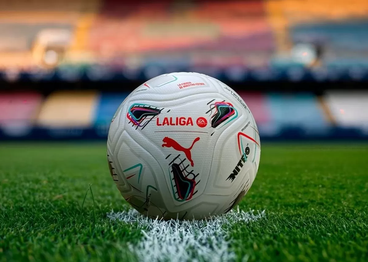 PUMA STELLAR NITRO akan jadi wajah baru di LALIGA musim 2026/2027.