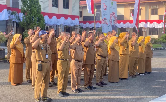     ILUSTRASI: ASN di lingkungan Pemerintah Kabupaten Berau.   (IZZA/BP)