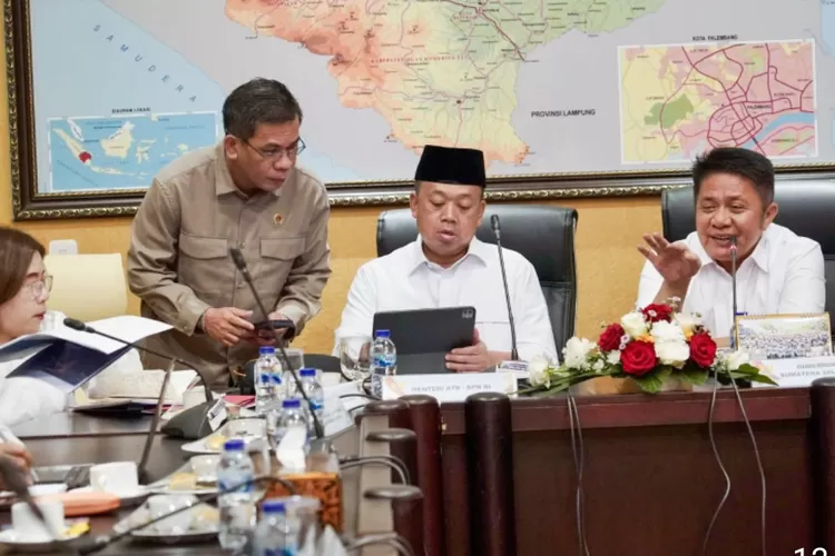 Menteri ATR/BPN Nusron saat pimpin Rakor