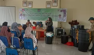 Kelurahan Serua Depok Gelontorkan 30 Ember, Dorong Ibu Rumah Tangga Pilah Sampah Organik