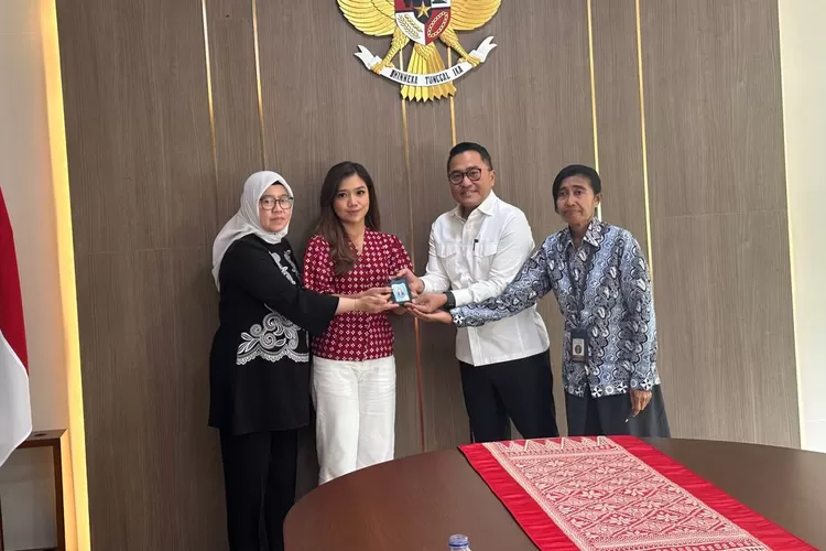 Pencabutan ID wartawan CNN di Istana menuai sorotan publik. (HukamaNews.com / BPMI)