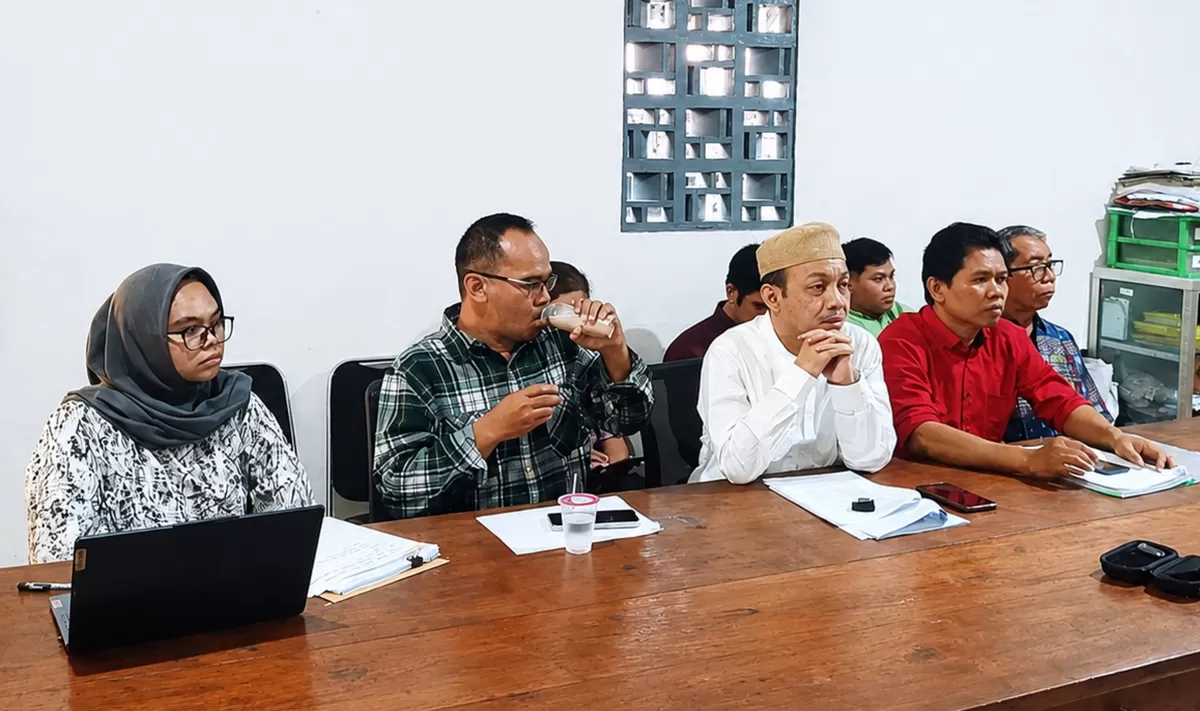 Paulus Subarto Pendeta dan Ketua Pembangunan GBT Leyangan (baju merah),  Tedi Khoiludin Ketua Lembaga Studi Sosial dan Agama (eLSA) dan Setyawan Budi Ketua Persaudaraan Lintas Agama (Pelita) Semarang (SP/Gregorius Steven)