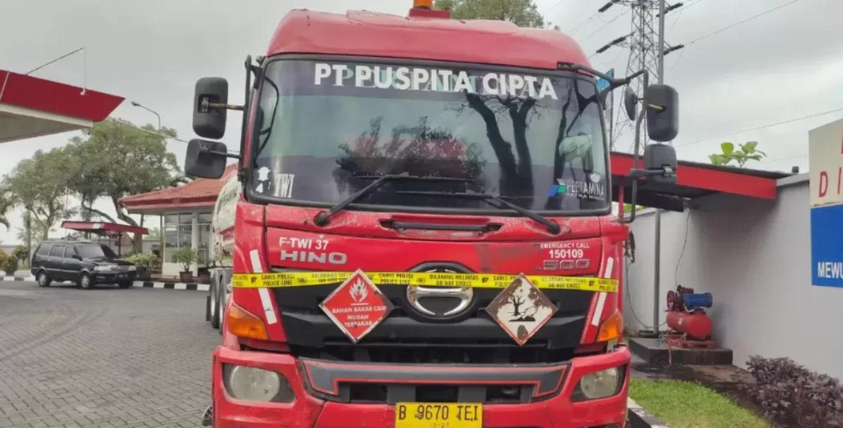 Menyoroti kasus penyitaan truk tangki Pertamina di SPBU Genteng Wetan, Banyuwangi terkait dugaan penyelewengan BBM. (bintangtenggara.net)