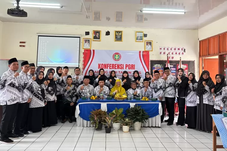 Pelaksanaan Konferensi Cabang (Koncab) PGRI Kecamatan Beji yang dilaksanakan di SDN Beji 6, pada Sabtu (15/11). (ANDIKA EKA/RADAR DEPOK)