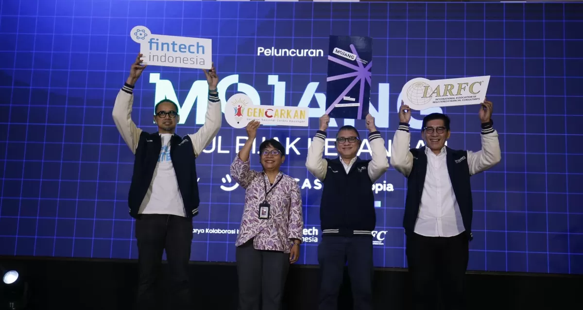 PT Indonesia Fintopia Technology (Easycash) bersama Asosiasi Fintech Indonesia (AFTECH) dan International Association of Registered Financial Consultants (IARFC) Indonesia meluncurkan MOJANG (Modul Bijak Keuangan), panduan literasi keuangan praktis yang dirancang khusus untuk Gen Z dan Milenial. (Kalimantansatu.com/Dok. Easycash)
