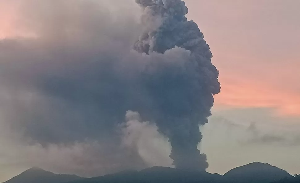 Kondisi terkini Gunung Api Dukono di Halmahera masih erupsi  (Rudi Imelda - PVMBG )