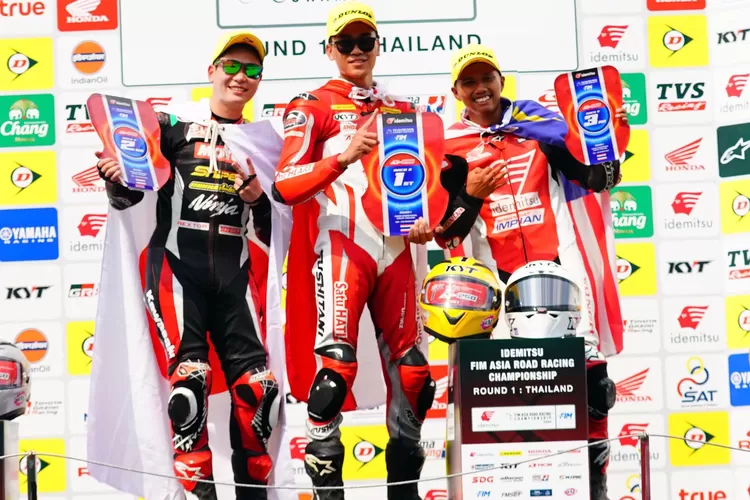 Pebalap AHRT Herjun Atna Firdaus meraih podium tertinggi pada ajang ARRC 2024.
