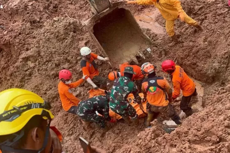 Tim SAR Gaspol Cari Korban Longsor Cibeunying: Dua Titik Dipakein Alat Berat sampe Evakuasi Manual (ilustrasi/Jakartatrend.com)