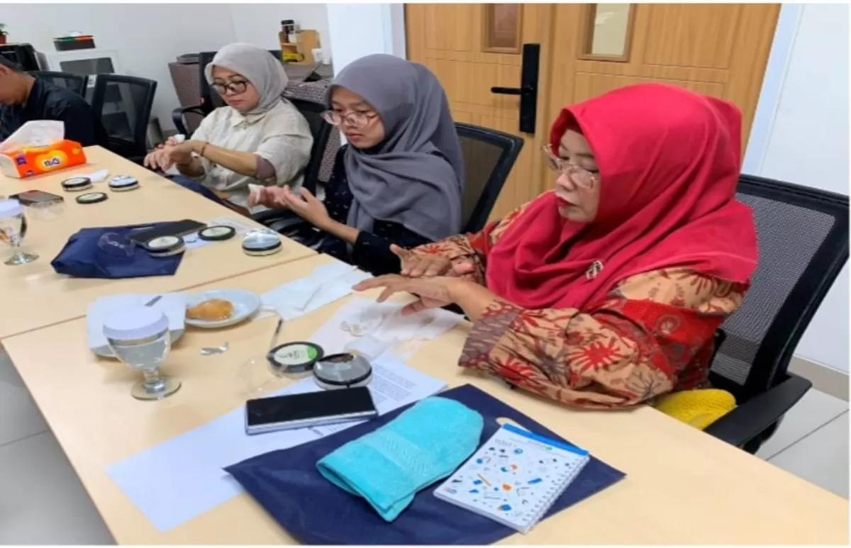 Presentasi Lulur berbahan garam pantai Selatan dok. Tim Peneliti Lumare