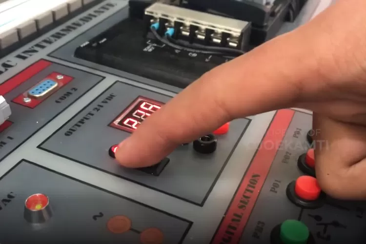 Jurusan Teknik Elektro (Muhammad Farrel Kresnaldy)