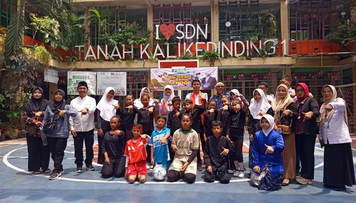 Kunjungan ke SDN Tanah Kali Kedinding 1, Reni Astuti, anggota Komisi X DPR RI dari Fraksi PKS, justru teringat kiprah Tri Rismaharini saat memimpin Kota Pahlawan, Rabu (28/10/2026) 