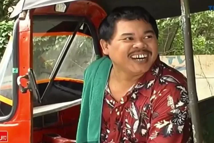  Mat Solar Saat Berperan Sebagai Bang Juri di Sitkom 'Bajaj Bajuri' ( Foto: Dok. Trans Media )