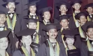 Bongkar foto wisuda Jokowi, Ahli Digital Forensik sebut hasil editan, UGM tepis isu ijazah palsu