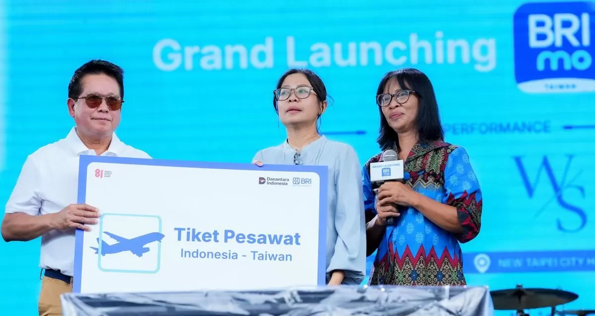 Kerinduan Yuni Lestari (34) terhadap keluarga setelah hampir satu dekade bekerja sebagai Pekerja Migran Indonesia (PMI) di Taiwan akhirnya terobati berkat Bank BRI  (Dok. BRI)