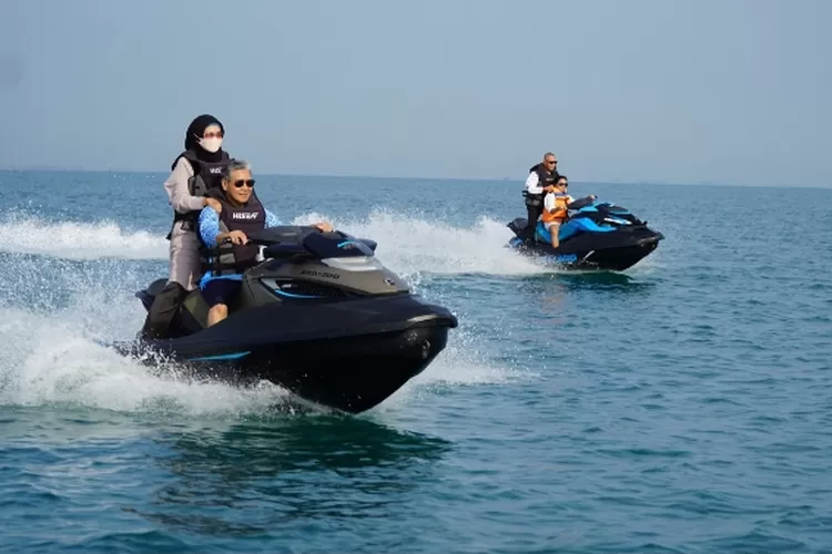 Wahama jetski di Pantai Alam Indah Kota Tegal (Dok)
