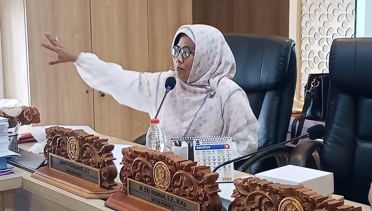 Wakil Ketua Komisi C DPRD Surabaya dari Fraksi PKS, Aning Rahmawati