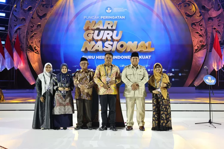 Guru 3T Koko Triantoro raih Anugerah GTK dari Presiden Prabowo. Lega janji pembangunan jembatan &amp; fasilitas 3T terwujud. (Dok. Tim Media Prabowo)