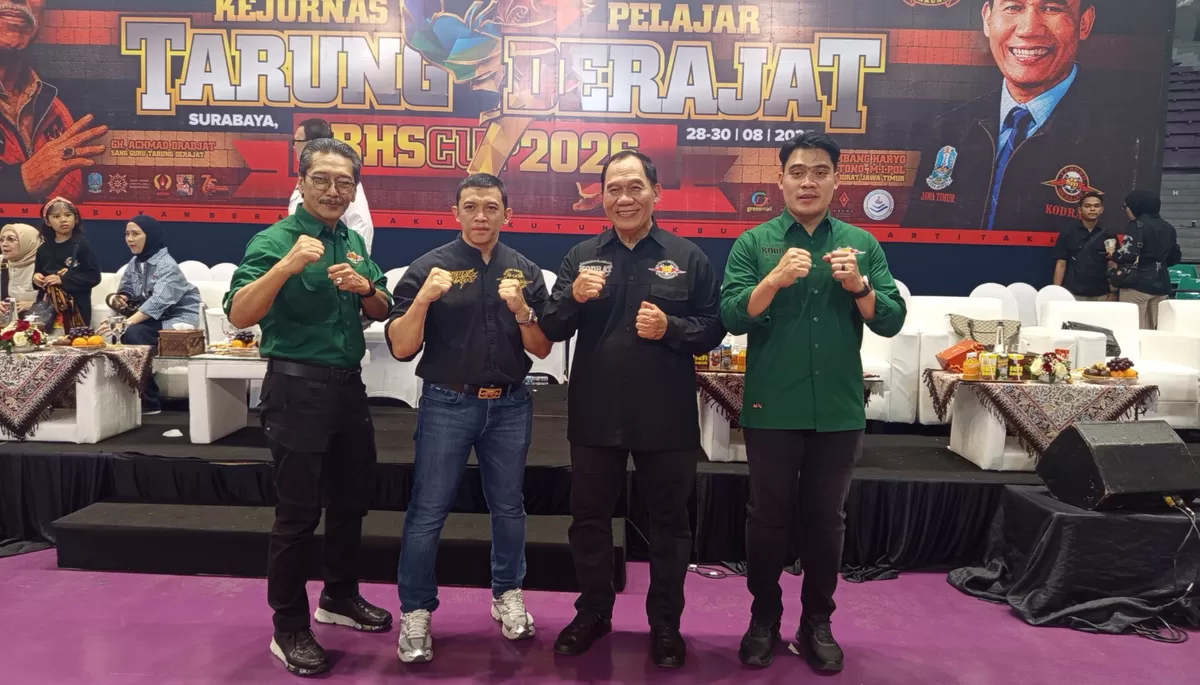 Bambang Haryo Soekartono (BHS) ketiga dari kiri