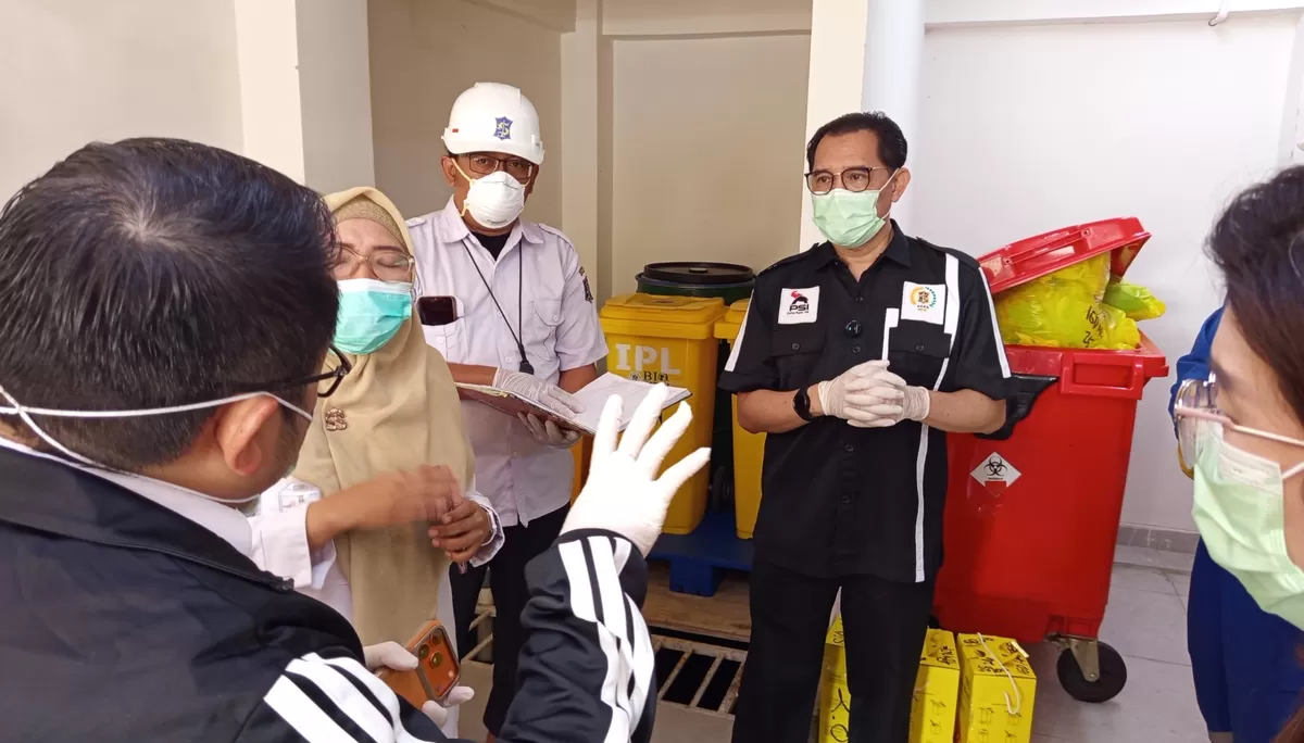 Anggota Komisi D DPRD Surabaya dari Fraksi PSI, dr. Michael Leksodimulyo, MBA., M.Kes., bersama koleganya di komisi melakukan inspeksi mendadak (sidak) ke RSUD Eka Candrarini (EC), Rabu (26/8/2026),