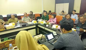 Dugaan 'Mafia Tanah' Mencuat di Sengketa Lahan Kalisari, Warga Minta DPRD Bongkar hingga Tuntas