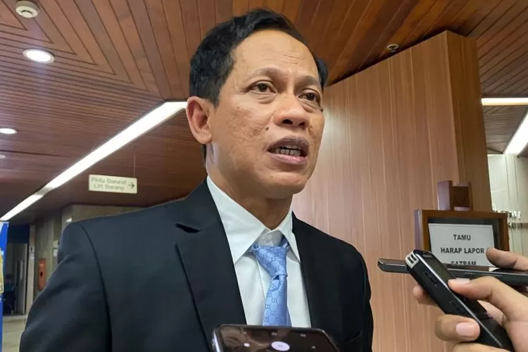 Menteri LH Hanif Faisol Nurofiq ketika ditemui usai acara serah terima jabatan di Jakarta, Selasa (22/10/2024) (ANTARA)